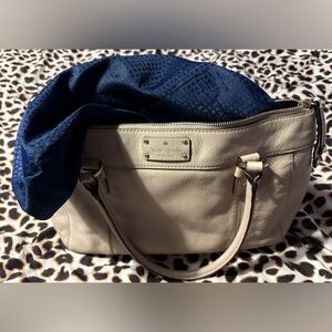✨Kate Spade 100% cow Pebbled Leather✨